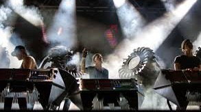 Glitch Mob The Glitch Mob is an American electronic music group from Los Angeles, California. It consists of edIT (Edward Ma), Boreta (Justin Boreta) and Ooah (J...